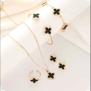 Gold & Black Clover Pendant Necklace and Jewelry Set - Women